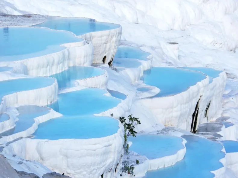 Pamukkale Tour from Antalya – Travertines, Hierapolis & Full-Board Day Trip